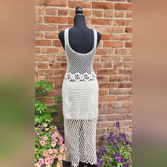 Handmade Knitted Dress From Cuba - Picture 2 of 4